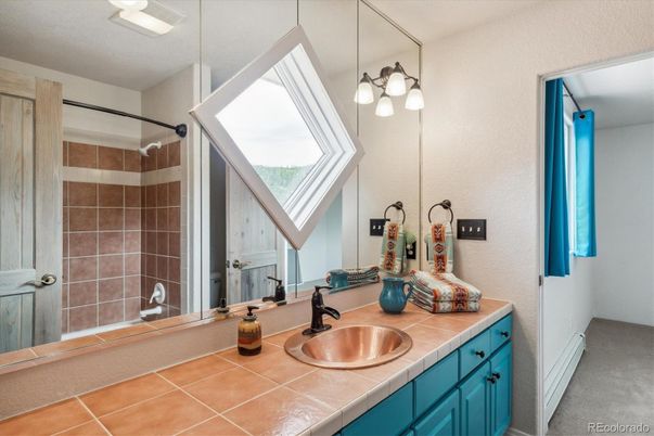 Bathroom, Interior, Tile Countertops
