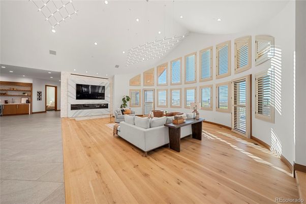 Interior, Living room, Pendant Lights, Recessed Lighting, Wood Texture Flooring