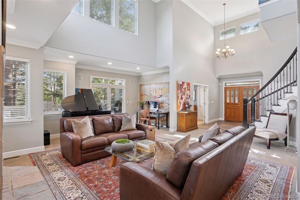 Chandelier, Interior, Living room, Pendant Lights, Piano, Recessed Lighting