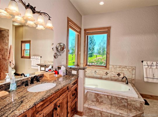 Bathroom, Dual Sink Vanities, Interior, Recessed Lighting