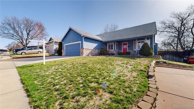 Attached, Exterior, Facade, Cape Cod