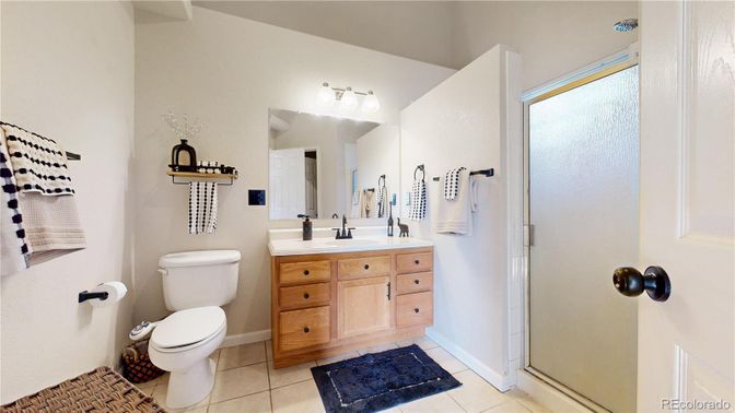 Bathroom, Dual Sink Vanities, Interior