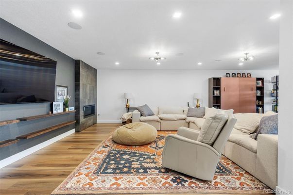 Interior, Living room, Recessed Lighting, Wood Texture Flooring