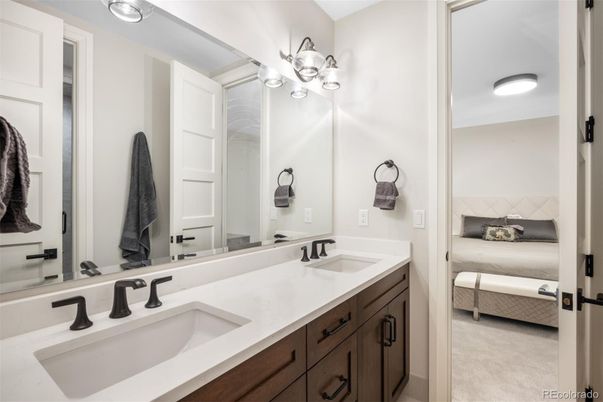 Bathroom, Bedroom, Dual Sink Vanities, Interior