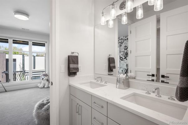 Bathroom, Dual Sink Vanities, Interior