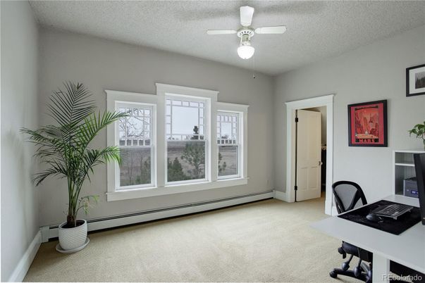 Home Office, Interior