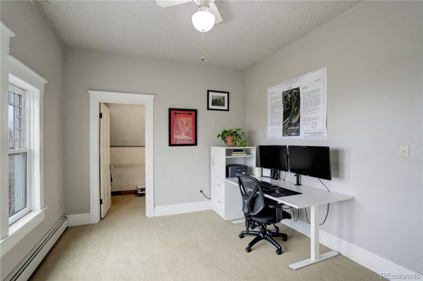Home Office, Interior