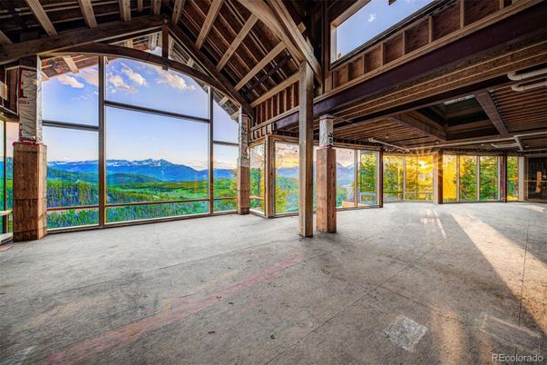 Empty room, Interior, Wooden Beams, Wooden Ceilings