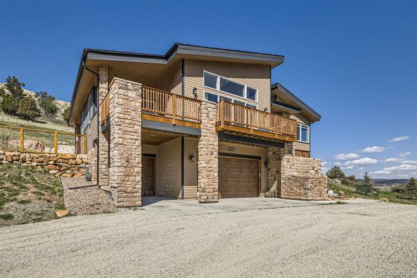 Attached, Exterior, Facade, Modern