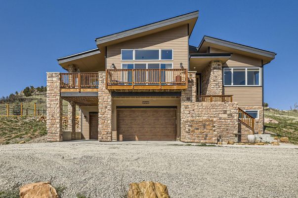 Attached, Exterior, Facade, Modern