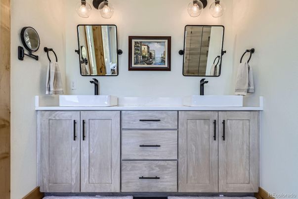 Bathroom, Dual Sink Vanities, Interior