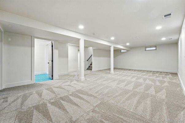Empty room, Interior, Recessed Lighting
