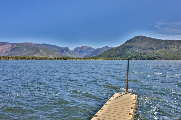 Exterior, Lake