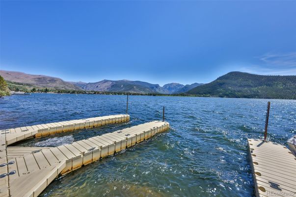 Exterior, Lake