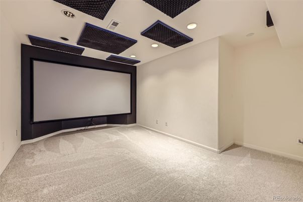 Empty room, Interior, Projection Screen, Recessed Lighting