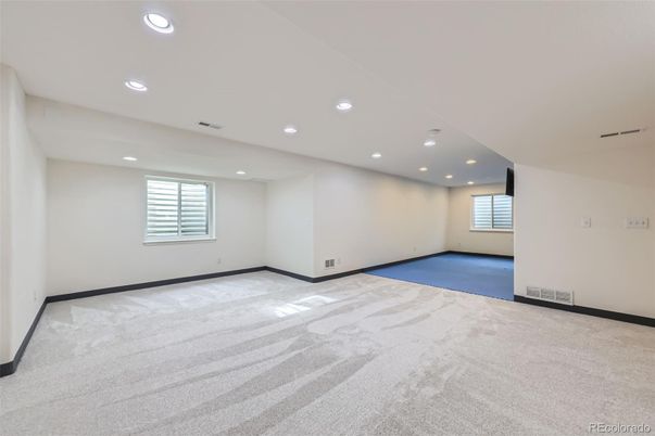 Empty room, Interior, Recessed Lighting