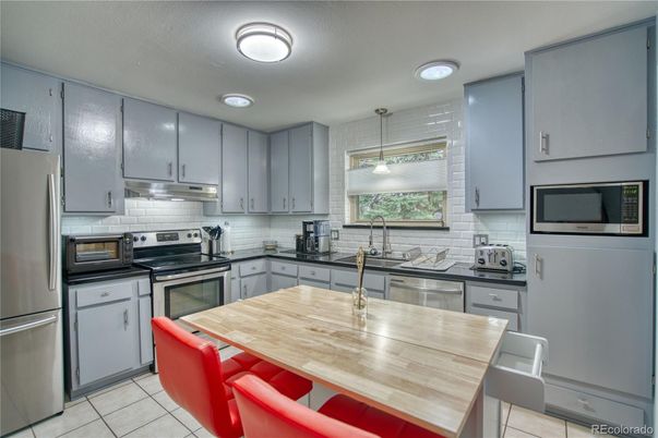 Interior, Kitchen, Pendant Lights, Stainless Steel Appliances