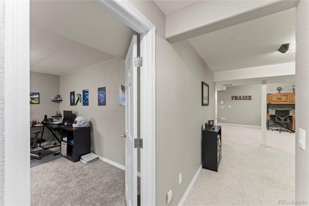 Home Office, Interior