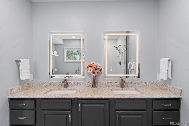 Bathroom, Dual Sink Vanities, Interior