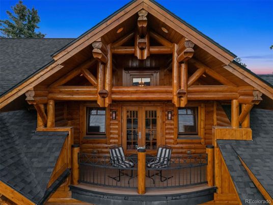 Exterior, Facade, Log Home