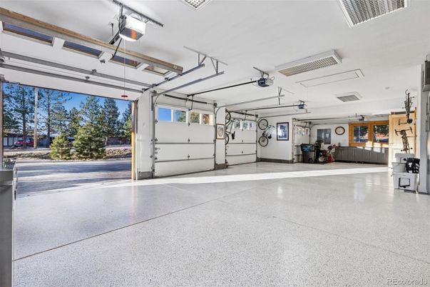 Garage, Interior