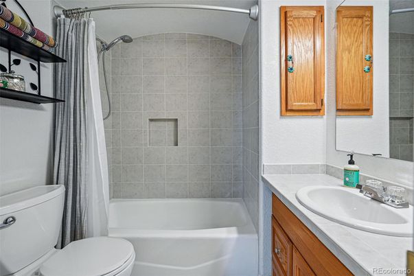 Bathroom, Interior, Tile Countertops