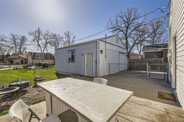 Backyard, Exterior