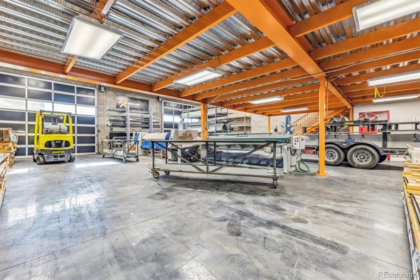 Garage, Interior, Wooden Beams
