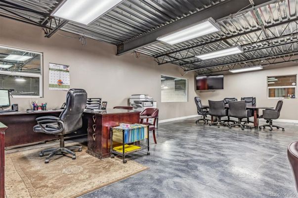 Home Office, Interior