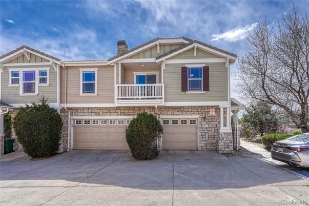 Attached, Exterior, Facade, American Craftsman