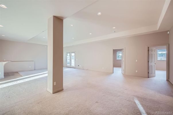 Empty room, Interior, Recessed Lighting