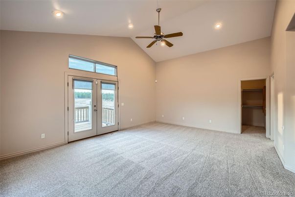 Empty room, Interior, Recessed Lighting