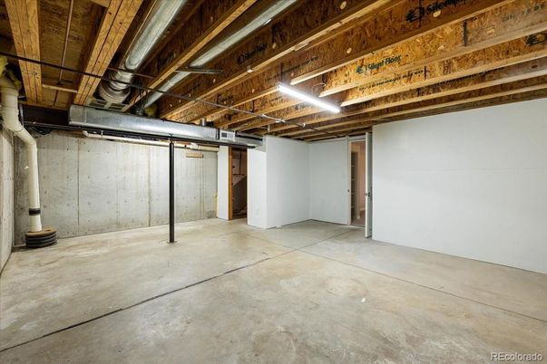 Empty room, Interior, Wooden Beams