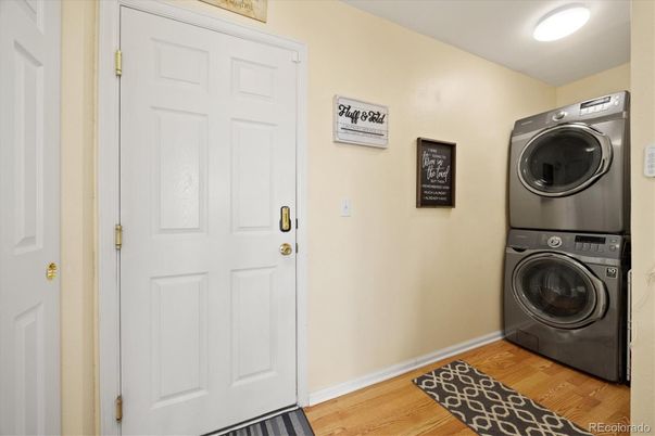 Interior, Utility Closets, Washer, Wood Texture Flooring