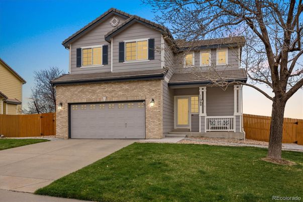 Attached, Exterior, Facade, American Craftsman