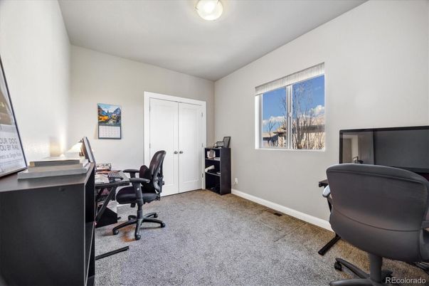 Home Office, Interior