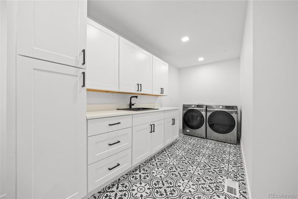 Interior, Recessed Lighting, Washer