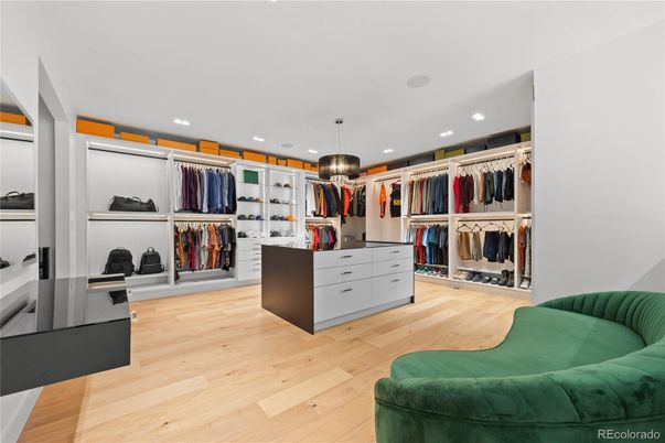 Interior, Pendant Lights, Recessed Lighting, Walk-in Closets, Wood Texture Flooring