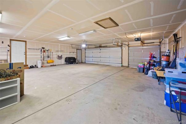 Garage, Interior