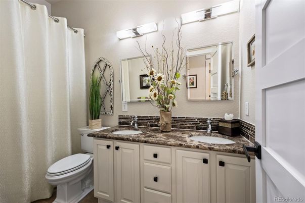 Bathroom, Dual Sink Vanities, Interior