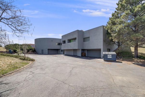 Attached, Backyard, Exterior, Facade, Modern