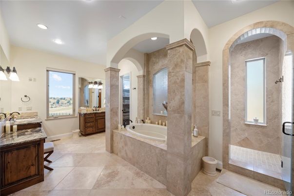 Bathroom, Dual Sink Vanities, Interior, Recessed Lighting