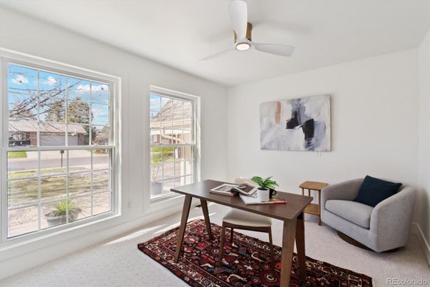 Home Office, Interior