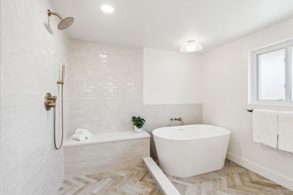 Bathroom, Free Standing Baths, Interior, Recessed Lighting, Wood Texture Flooring