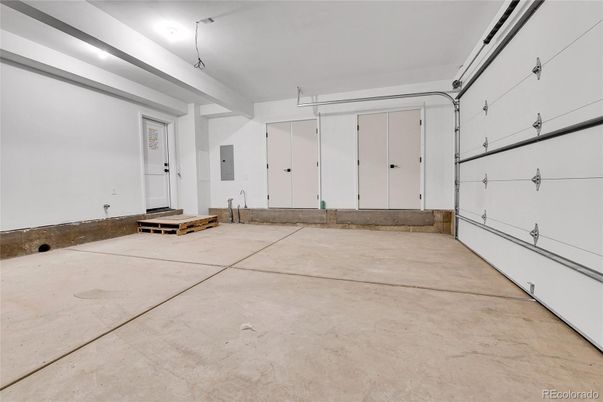 Garage, Interior