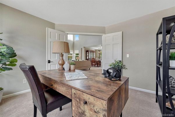 Home Office, Interior