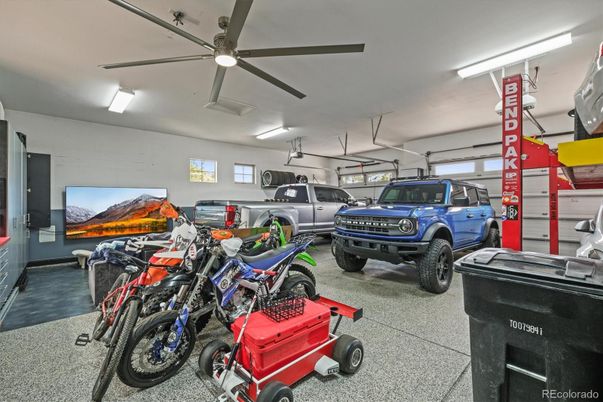 Garage, Interior