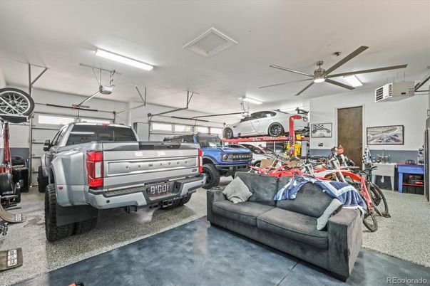 Garage, Interior