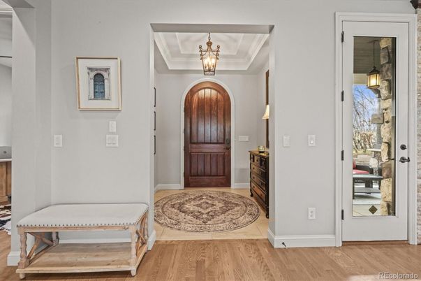 Interior, Pendant Lights, Wood Texture Flooring