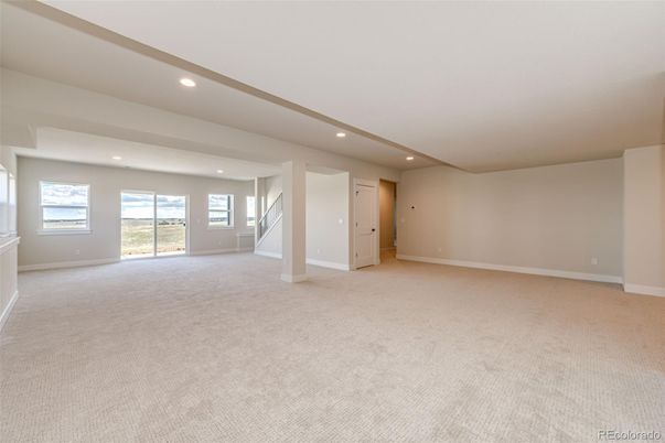 Empty room, Interior, Recessed Lighting